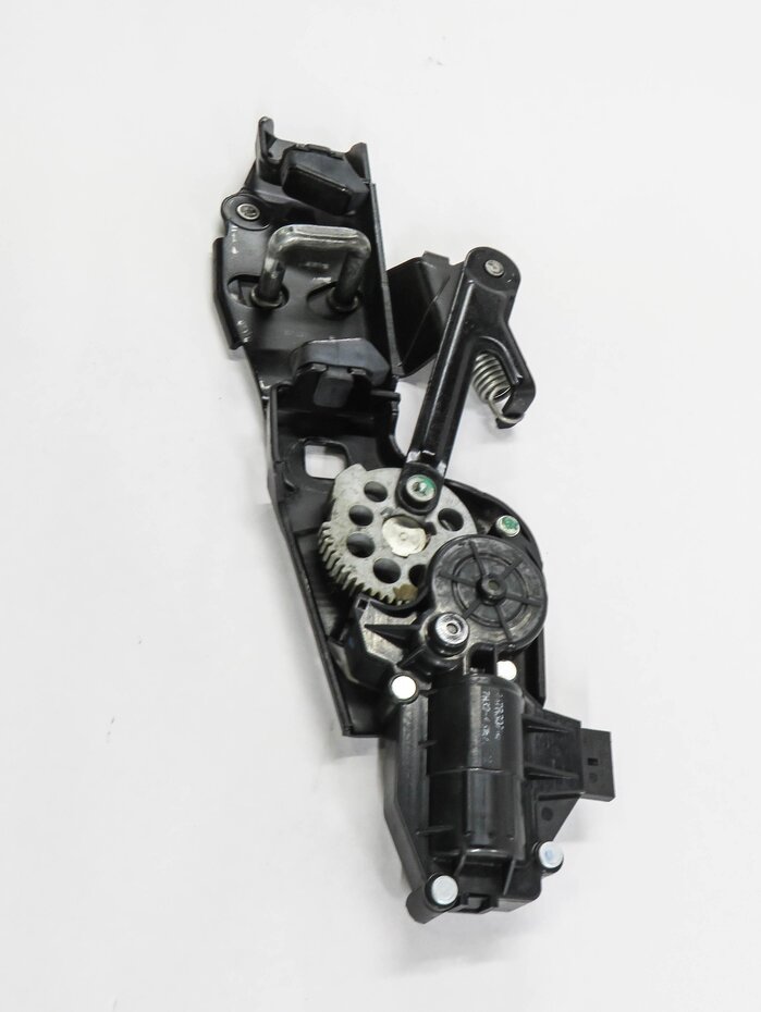 Thumbnail 4: 2010 RANGE ROVER SPORT (L320) REAR TRUNK LOCK LATCH ACTUATOR STRIKER PLATE