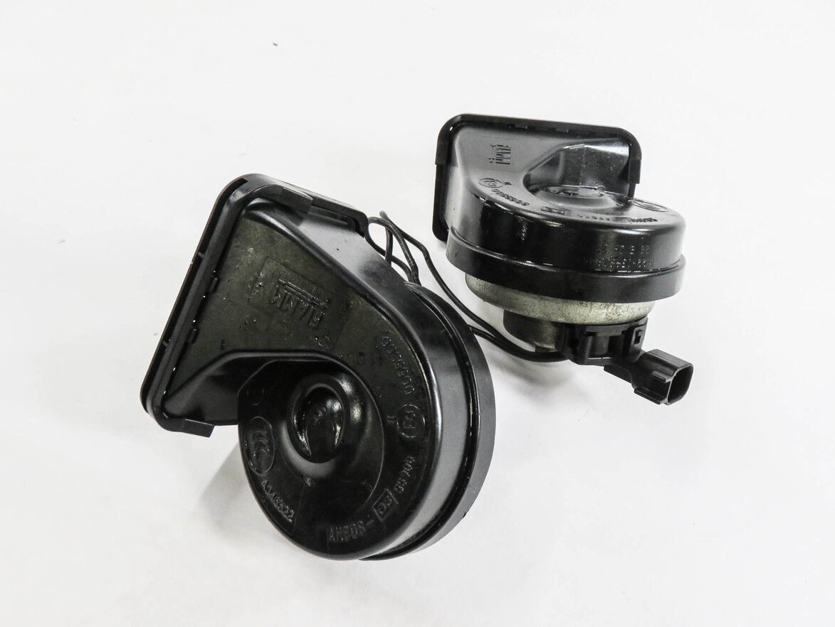 Thumbnail 5: 10-16 LAND ROVER LR4 - RANGE ROVER SPORT (L320) HIGH & LOW TONE SAFETY HORN SET