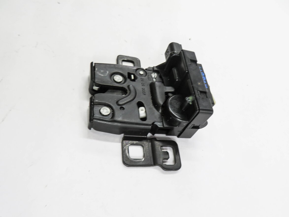 Thumbnail 4: 2010 RANGE ROVER SPORT (L320) REAR TRUNK UPPER GLASS LOCK LATCH ACTUATOR