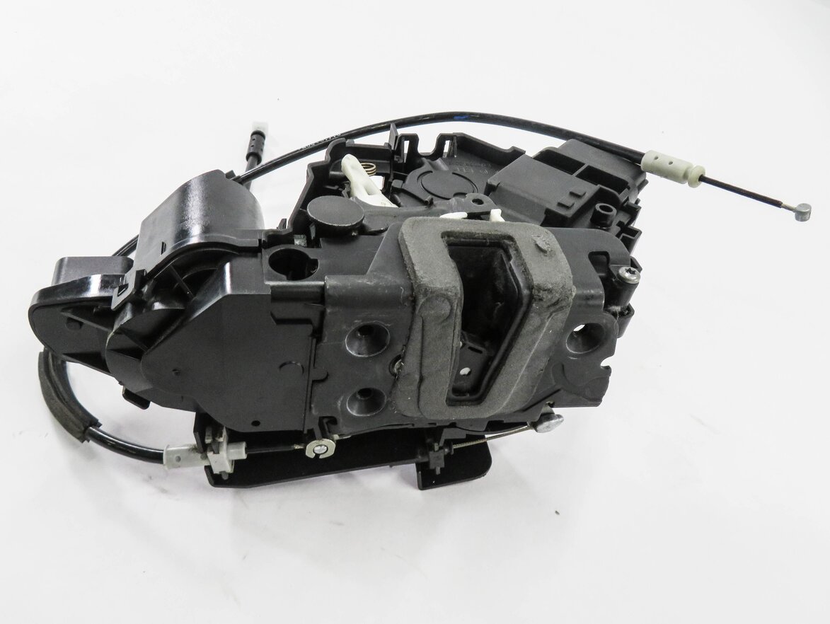 Thumbnail 6: 2010-2019 EVOQUE LR4 / RANGE ROVER SPORT (L320) LEFT FRONT PASSIVE DOOR LATCH