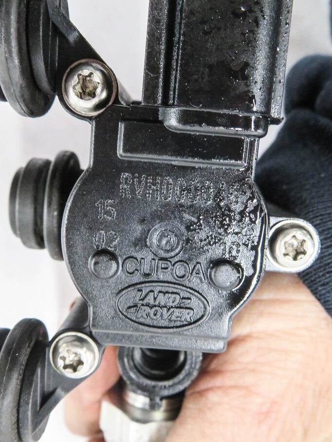 Thumbnail 7: 2010 RANGE ROVER SPORT (L320) AIR SUSPENSION VALVE BLOCK SET-3