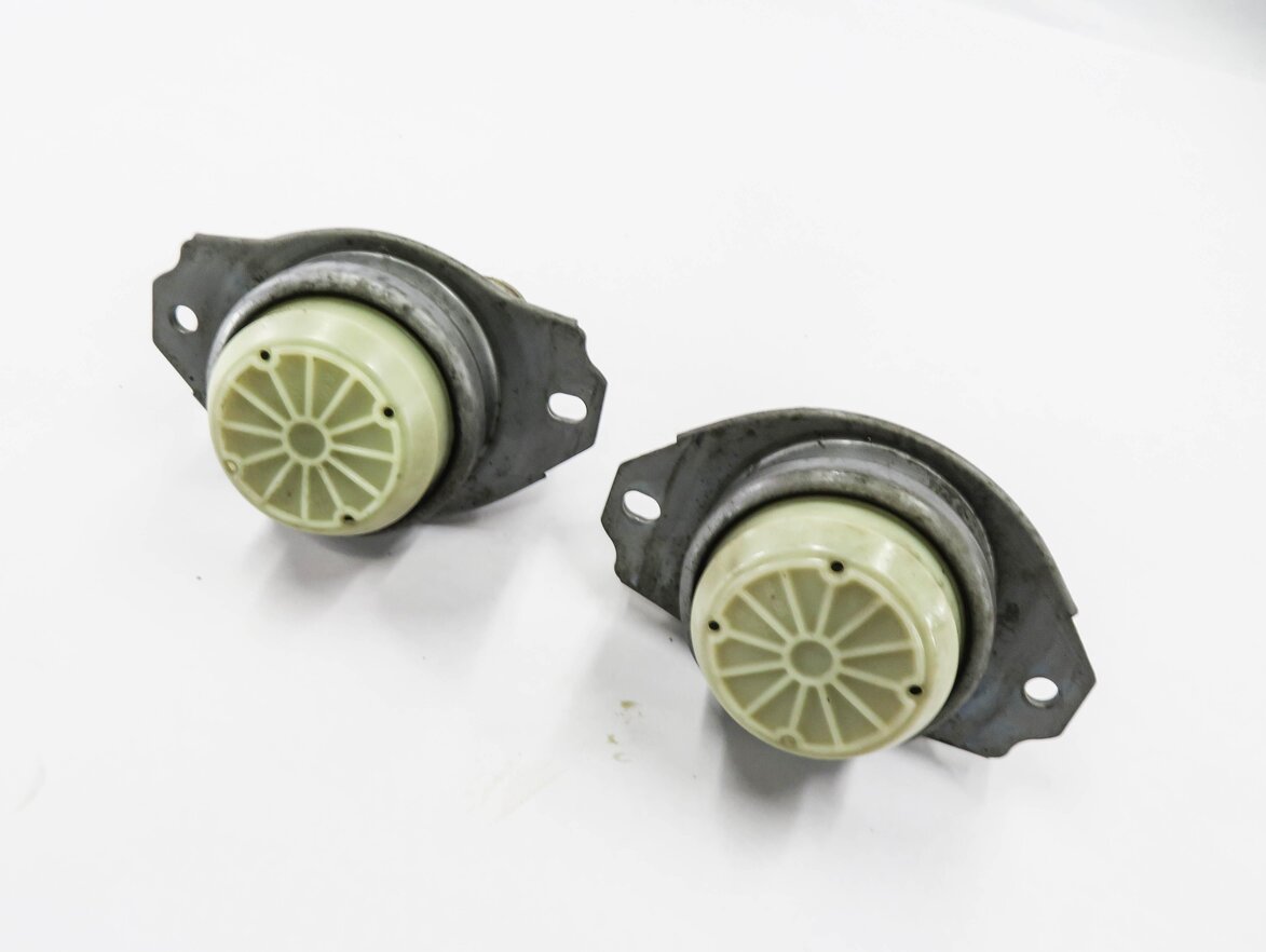 2010 RANGE ROVER SPORT (L320) 5.0L ENGINE LEFT & RIGHT MOTOR MOUNT BRACKET SET