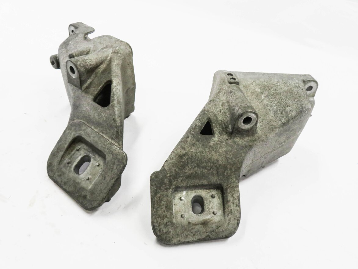 2010 RANGE ROVER SPORT (L320) 5.0L ENGINE - LEFT & RIGHT MOTOR MOUNT BRACKET SET