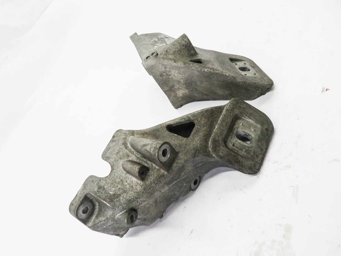 Thumbnail 3: 2010 RANGE ROVER SPORT (L320) 5.0L ENGINE - LEFT & RIGHT MOTOR MOUNT BRACKET SET