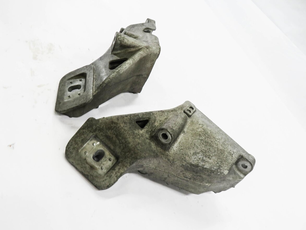 Thumbnail 4: 2010 RANGE ROVER SPORT (L320) 5.0L ENGINE - LEFT & RIGHT MOTOR MOUNT BRACKET SET