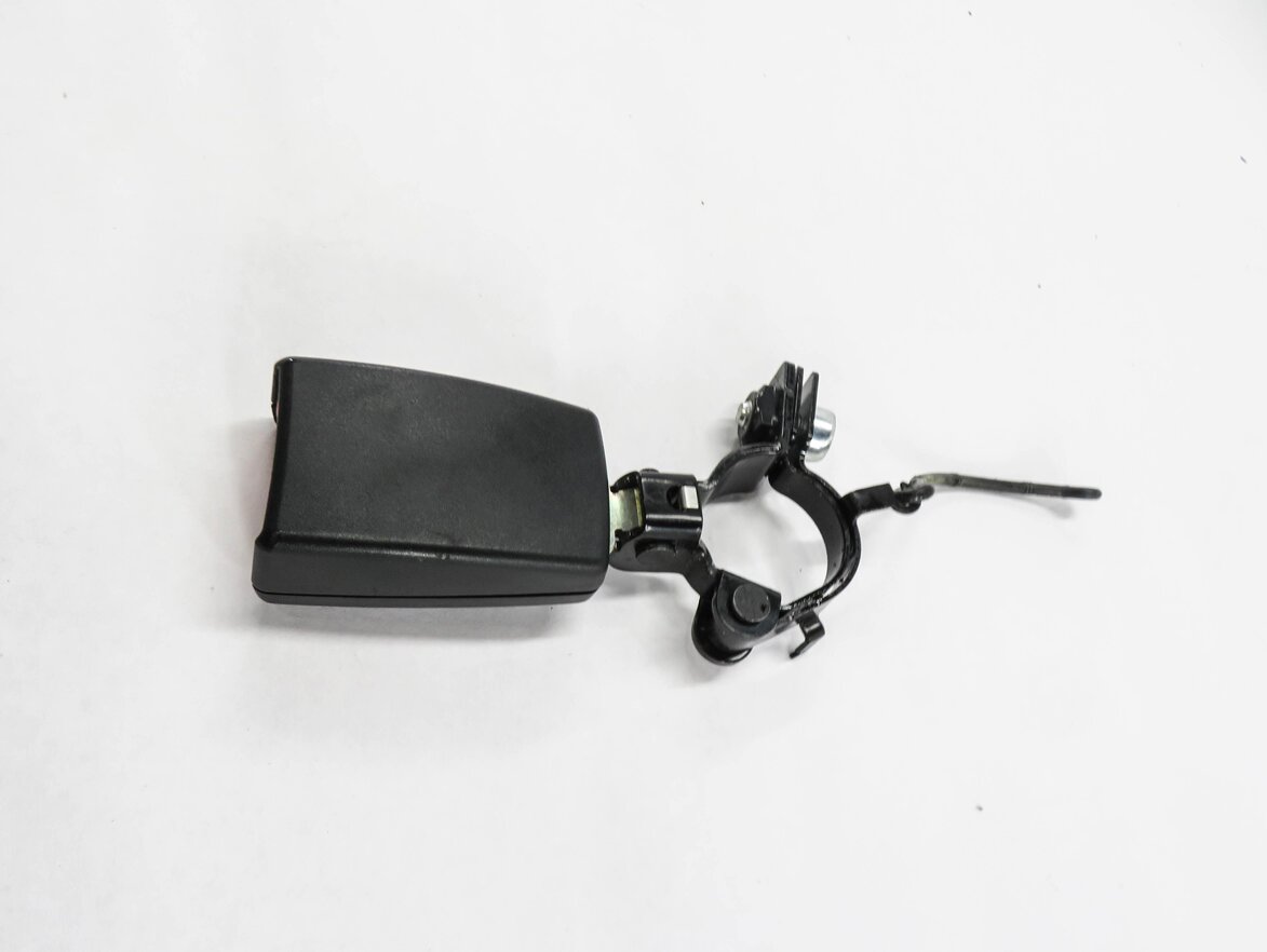 Thumbnail 4: 2010 RANGE ROVER SPORT (L320) REAR 2nd ROW SEAT - LEFT SEATBELT BUCKLE RECEIVER