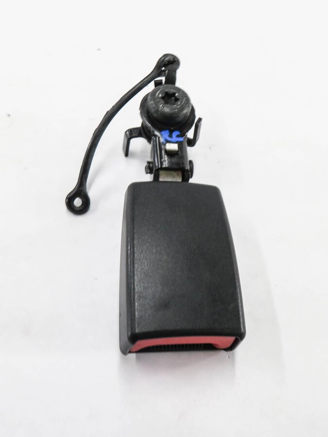 Thumbnail 2: 2010 RANGE ROVER SPORT (L320) REAR 2nd ROW SEAT CENTER SEATBELT BUCKLE RECEIVER