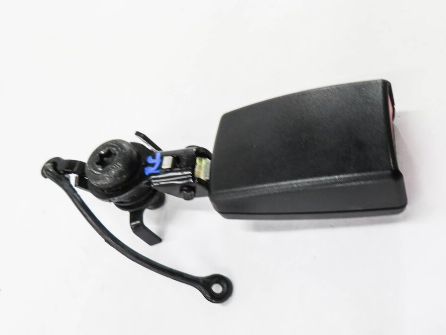 Thumbnail 3: 2010 RANGE ROVER SPORT (L320) REAR 2nd ROW SEAT CENTER SEATBELT BUCKLE RECEIVER