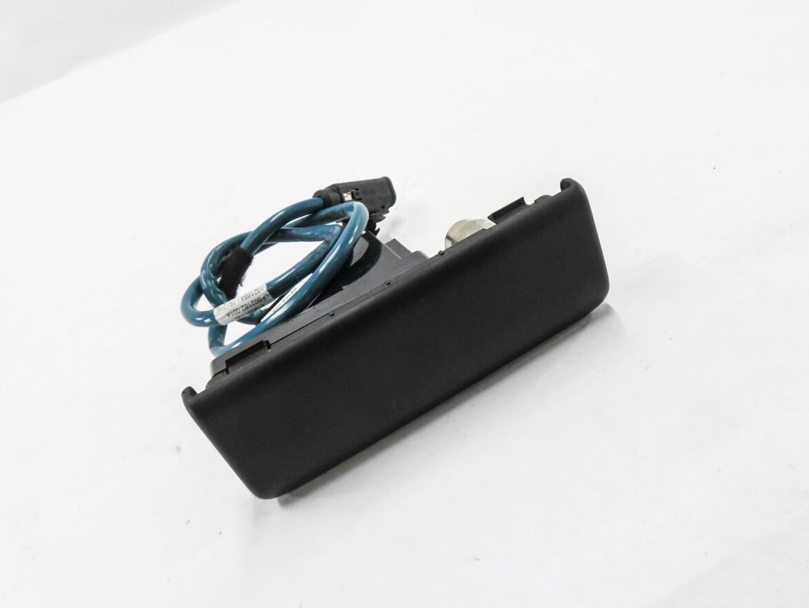 2010 RANGE ROVER SPORT (L320) REAR MEDIA RCA VIDEO IN INPUT JACK