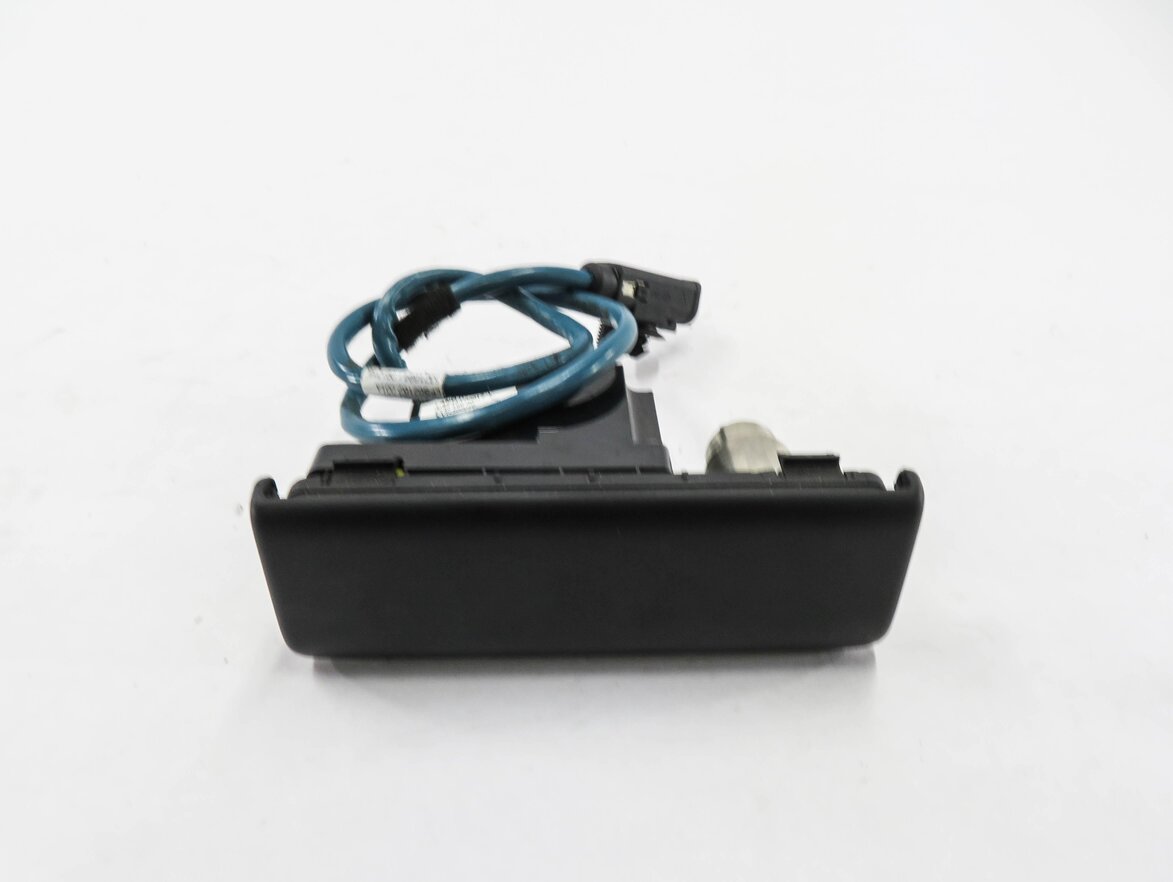Thumbnail 2: 2010 RANGE ROVER SPORT (L320) REAR MEDIA RCA VIDEO IN INPUT JACK