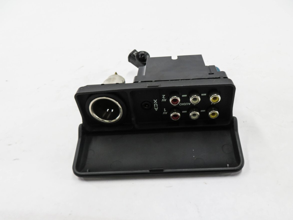 Thumbnail 5: 2010 RANGE ROVER SPORT (L320) REAR MEDIA RCA VIDEO IN INPUT JACK
