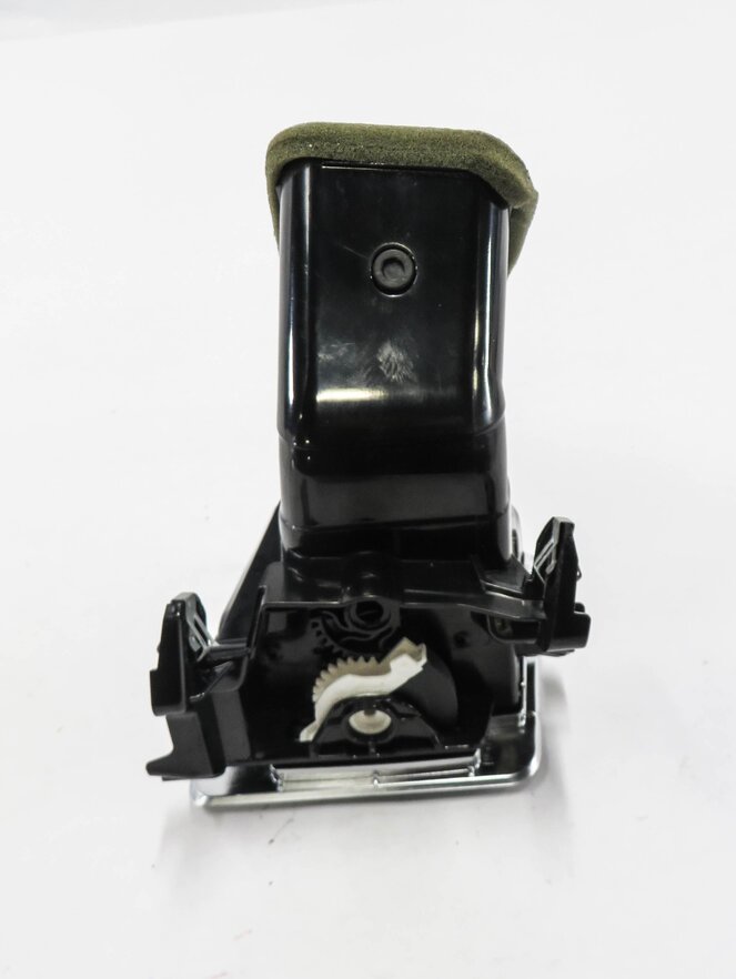 Thumbnail 6: 2010 RANGE ROVER SPORT (L320) LEFT FRONT DRIVER DASH HEATER A/C AIR VENT