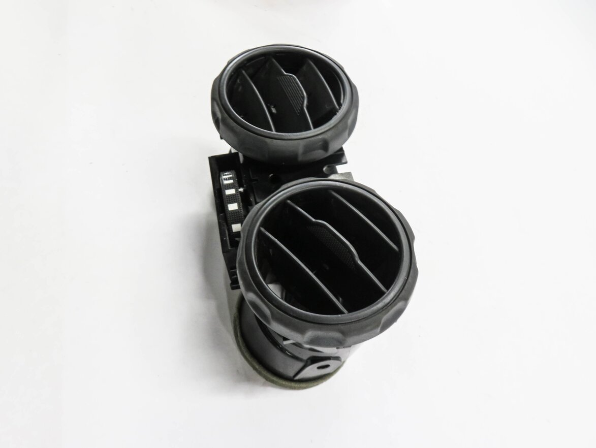 Thumbnail 4: 2010 RANGE ROVER SPORT (L320) REAR CENTER CONSOLE HEATER A/C AIR VENT