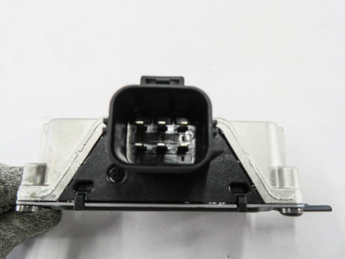 Thumbnail 7: 2010-2015 LR2 LR4 EVOQUE RANGE ROVER SPORT (L320 L538) FUEL PUMP CONTROL MODULE