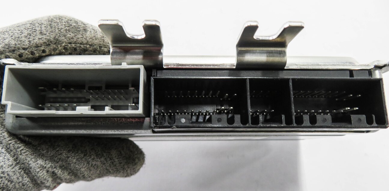 Thumbnail 7: 2010 RANGE ROVER SPORT (L320) AIR SUSPENSION COMPRESSOR CONTROL MODULE (HITACHI)