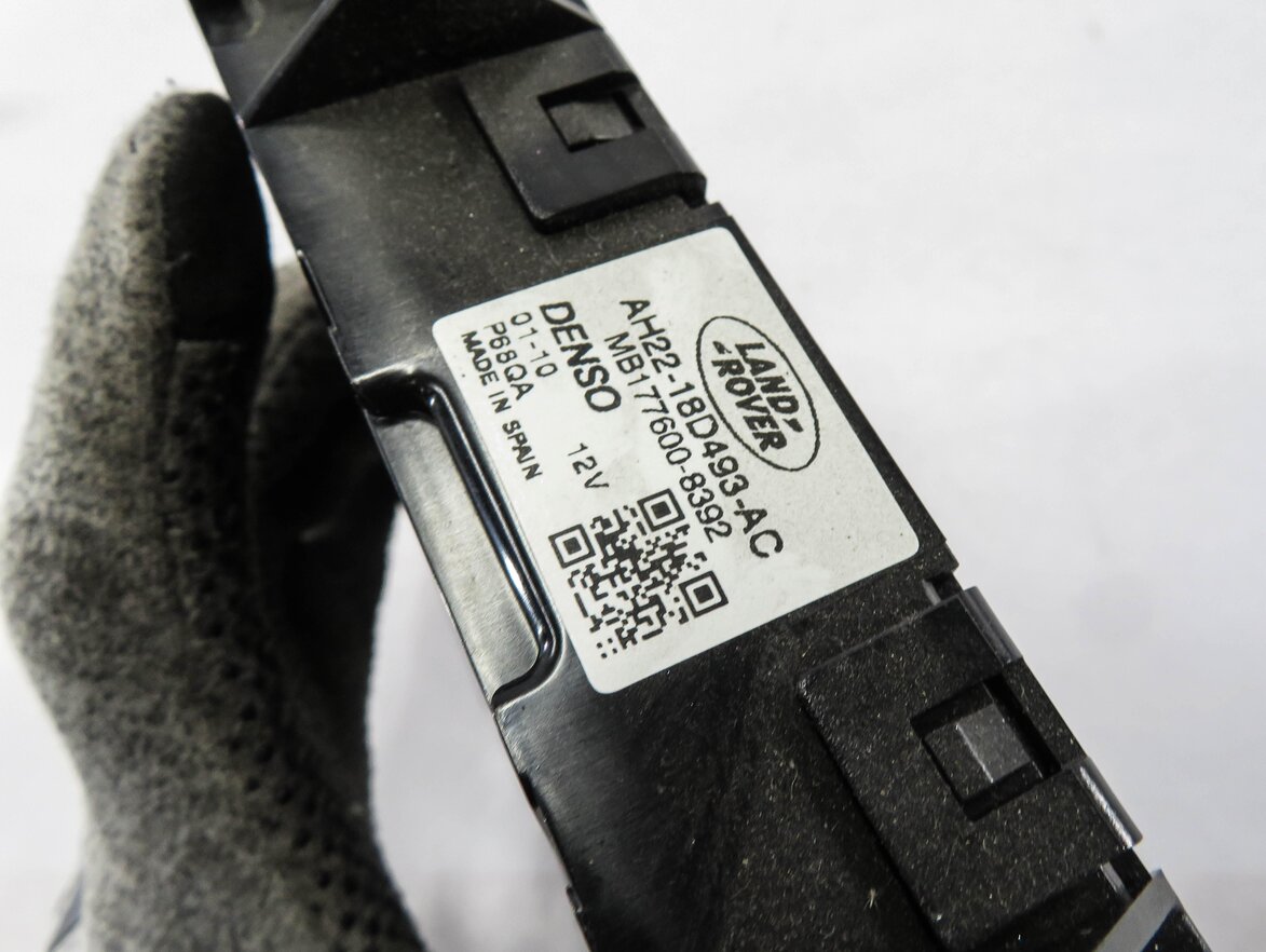 Thumbnail 7: 2010-2011 RANGE ROVER SPORT (L320) TEMPERATURE HEATER A/C CANBUS CONTROL MODULE