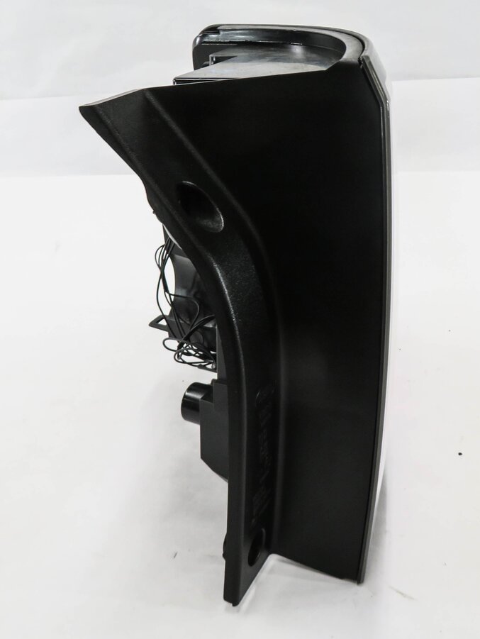 Thumbnail 5: 2010-2011 RANGE ROVER SPORT (L320) RIGHT PASSENGER TAILLIGHT BRAKE LIGHT LAMP