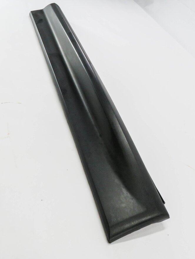 Thumbnail 2: 2010 RANGE ROVER SPORT (L320) LEFT FRONT DRIVER DOOR RUNNER TRIM MOULDING