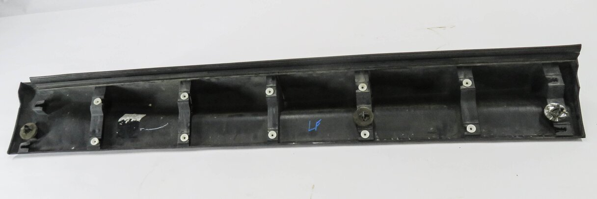 Thumbnail 5: 2010 RANGE ROVER SPORT (L320) LEFT FRONT DRIVER DOOR RUNNER TRIM MOULDING