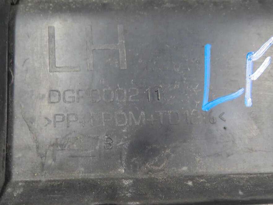 Thumbnail 6: 2010 RANGE ROVER SPORT (L320) LEFT FRONT DRIVER DOOR RUNNER TRIM MOULDING