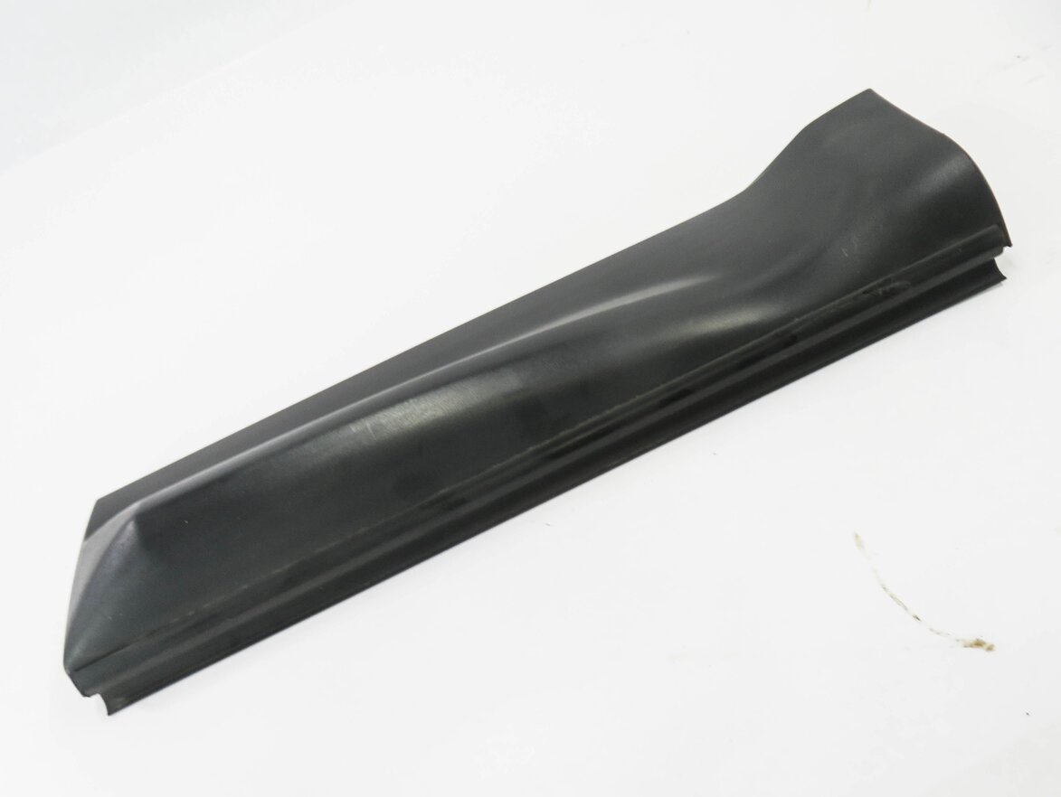 2010 RANGE ROVER SPORT (L320) LEFT REAR DOOR RUNNER TRIM MOULDING