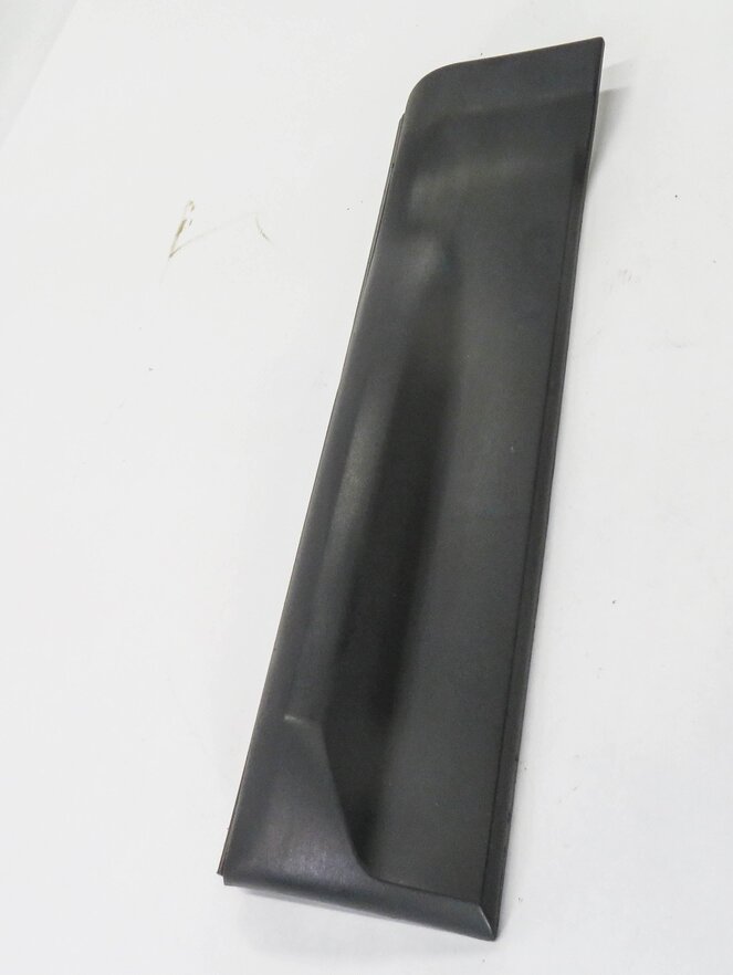 Thumbnail 3: 2010 RANGE ROVER SPORT (L320) RIGHT REAR DOOR RUNNER TRIM MOULDING