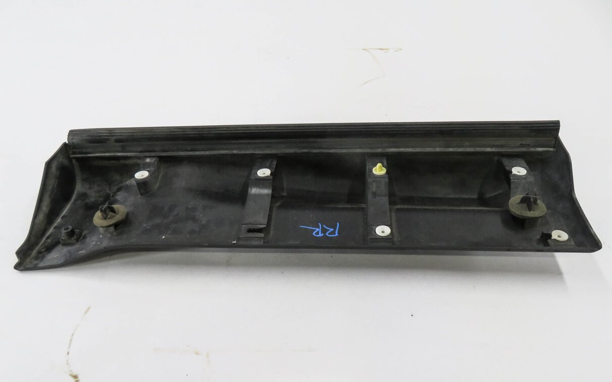Thumbnail 6: 2010 RANGE ROVER SPORT (L320) RIGHT REAR DOOR RUNNER TRIM MOULDING