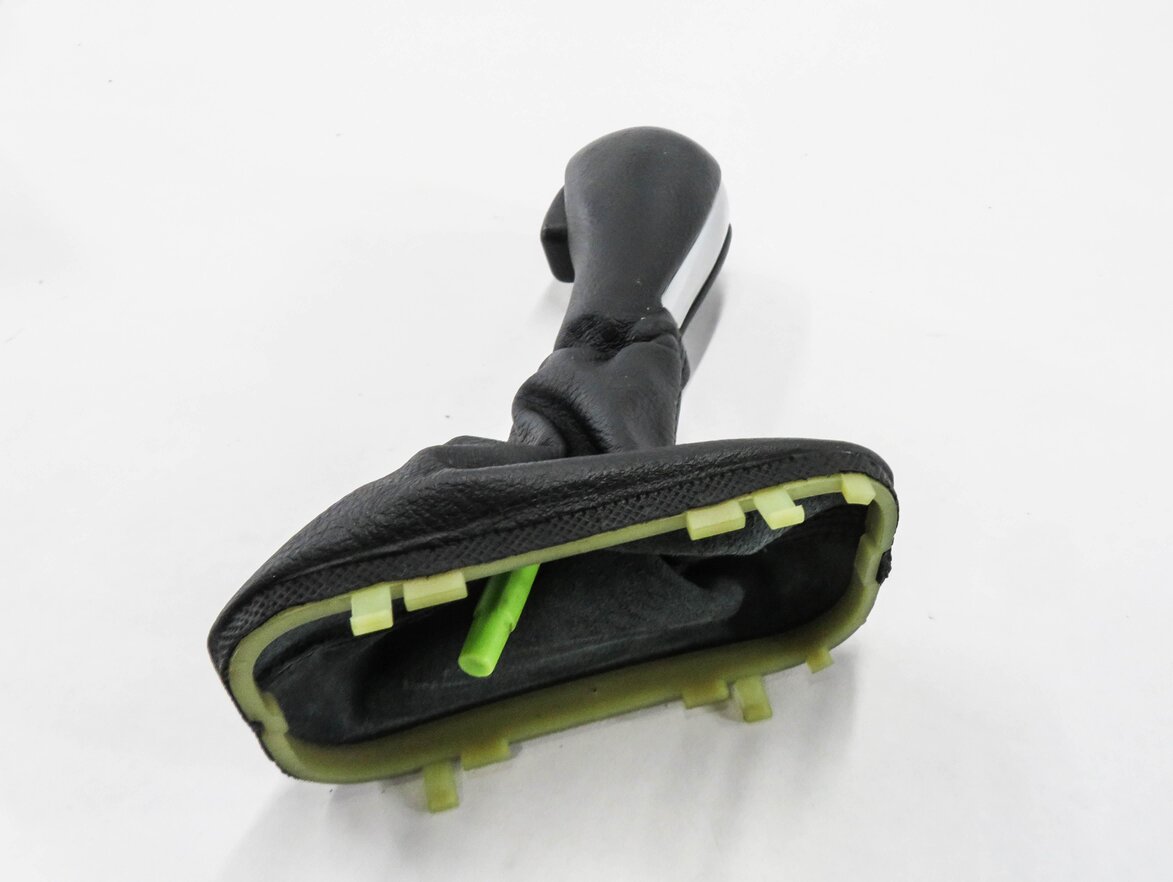 Thumbnail 6: 2010 RANGE ROVER SPORT (L320) TRANSMISSION GEAR SHIFTER SHIFT HANDLE w/ BOOT