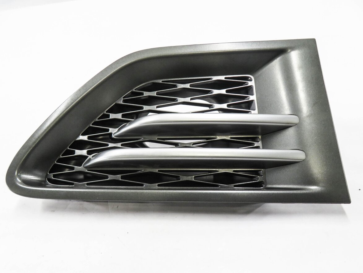 Thumbnail 2: 2010 RANGE ROVER SPORT (L320) RIGHT FRONT PASSENGER FENDER GRILLE TRIM