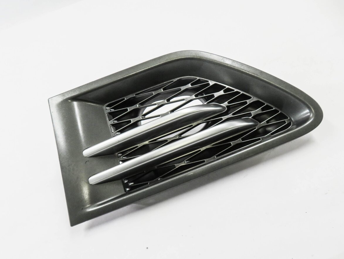 2010 RANGE ROVER SPORT (L320) LEFT FRONT PASSENGER FENDER GRILLE TRIM
