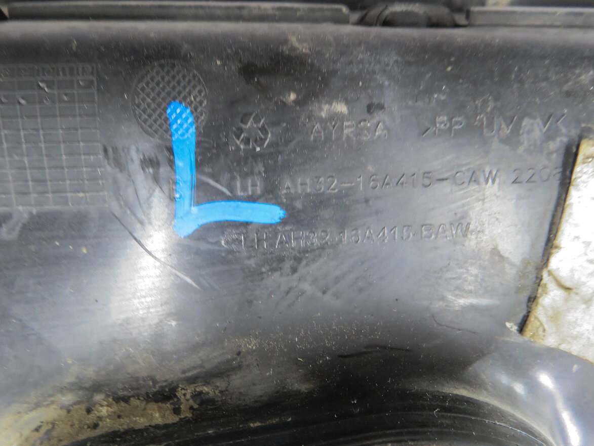 Thumbnail 7: 2010 RANGE ROVER SPORT (L320) LEFT FRONT PASSENGER FENDER GRILLE TRIM