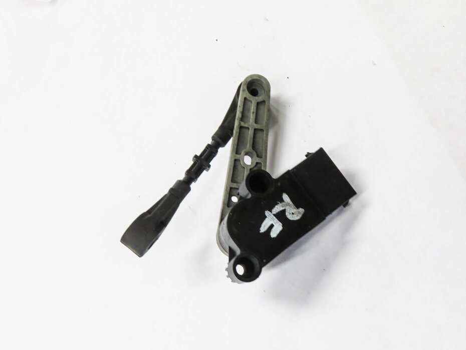 Thumbnail 4: 2010 RANGE ROVER SPORT (L320) RIGHT FRONT SUSPENSION HEIGHT LEVEL SENSOR