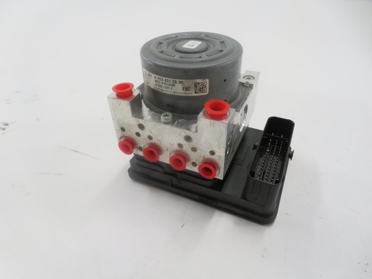 2016 MERCEDES C300 C450 (W205) SEDAN - ABS BRAKE PUMP w/ MODULE