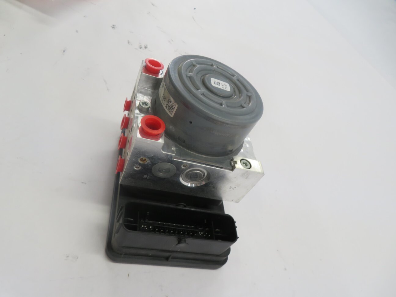 Thumbnail 3: 2016 MERCEDES C300 C450 (W205) SEDAN - ABS BRAKE PUMP w/ MODULE