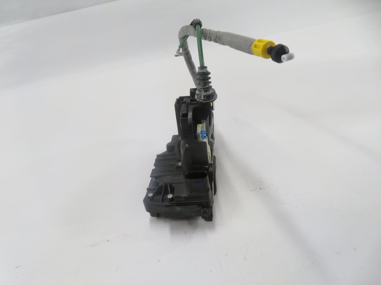 Thumbnail 3: 15-22 MERCEDES C300 C350 C400 C450 E300 E350 E400 E450 GLC300 DRIVER DOOR LATCH
