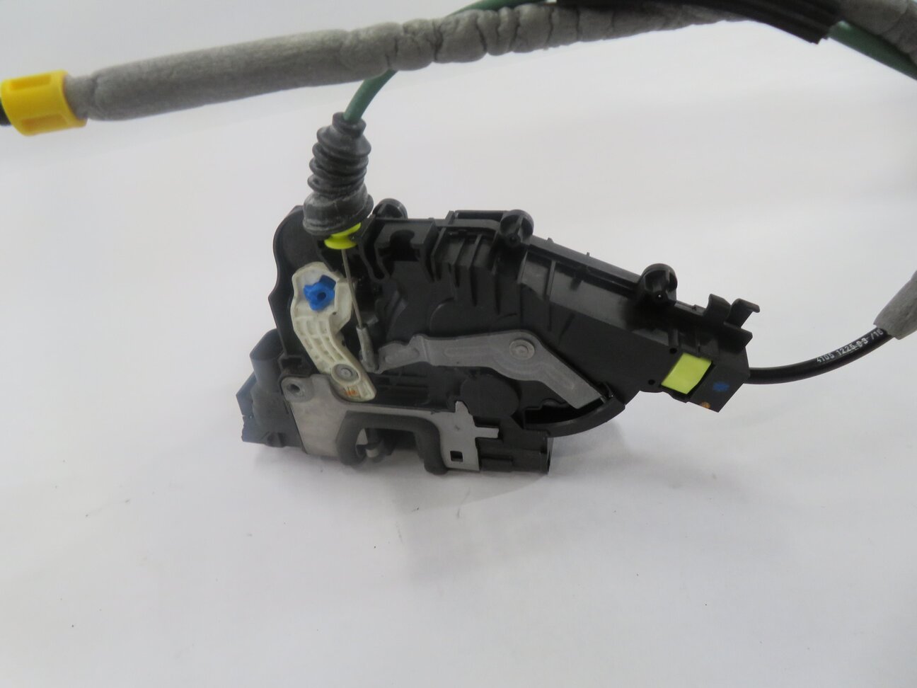 Thumbnail 5: 15-22 MERCEDES C300 C350 C400 C450 E300 E350 E400 E450 GLC300 DRIVER DOOR LATCH