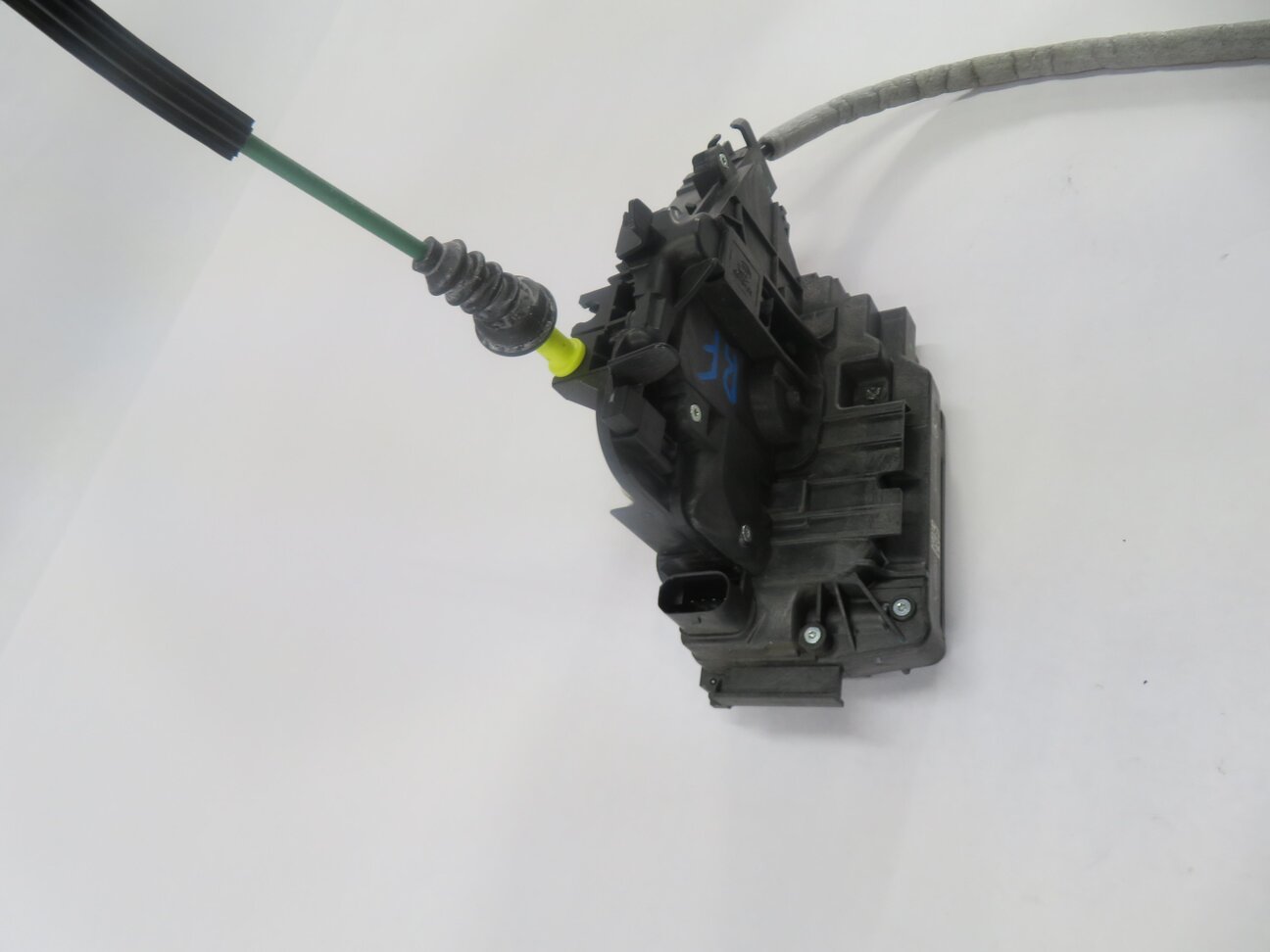 Thumbnail 4: 15-22 MERCEDES C300 C350 C400 C450 E300 E350 E400 E450 - RIGHT FRONT DOOR LATCH