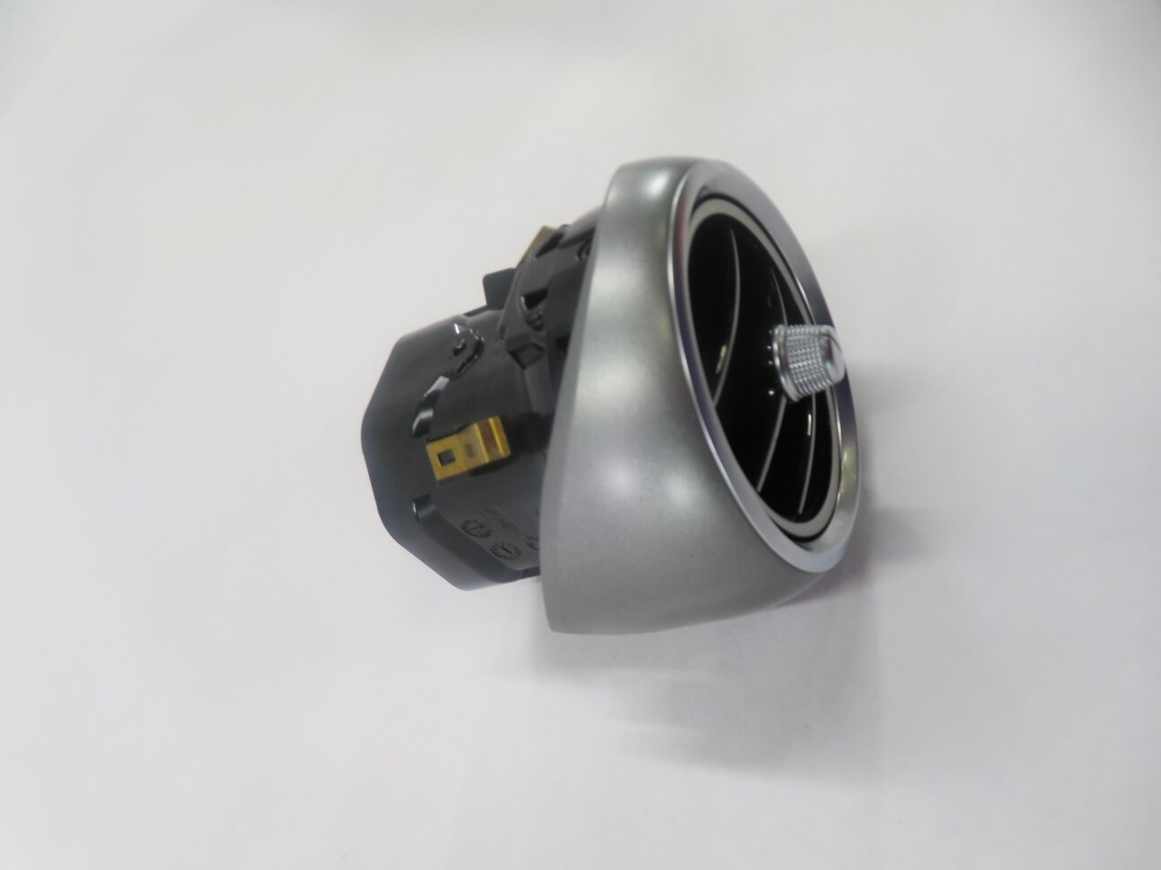 Thumbnail 3: 2016 MERCEDES C300 (W205) LEFT FRONT DRIVER DASH HEATER A/C AIR VENT