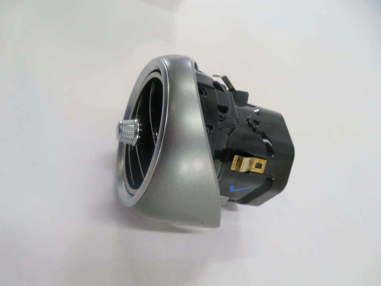 Thumbnail 4: 2016 MERCEDES C300 (W205) LEFT FRONT DRIVER DASH HEATER A/C AIR VENT