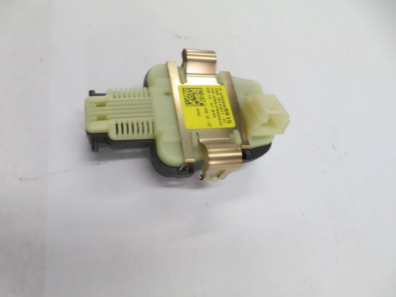 Thumbnail 4: 2016 MERCEDES C300 (W205) FRONT WINDSHIELD RAIN WATER SOLAR LIGHT SENSOR RLS