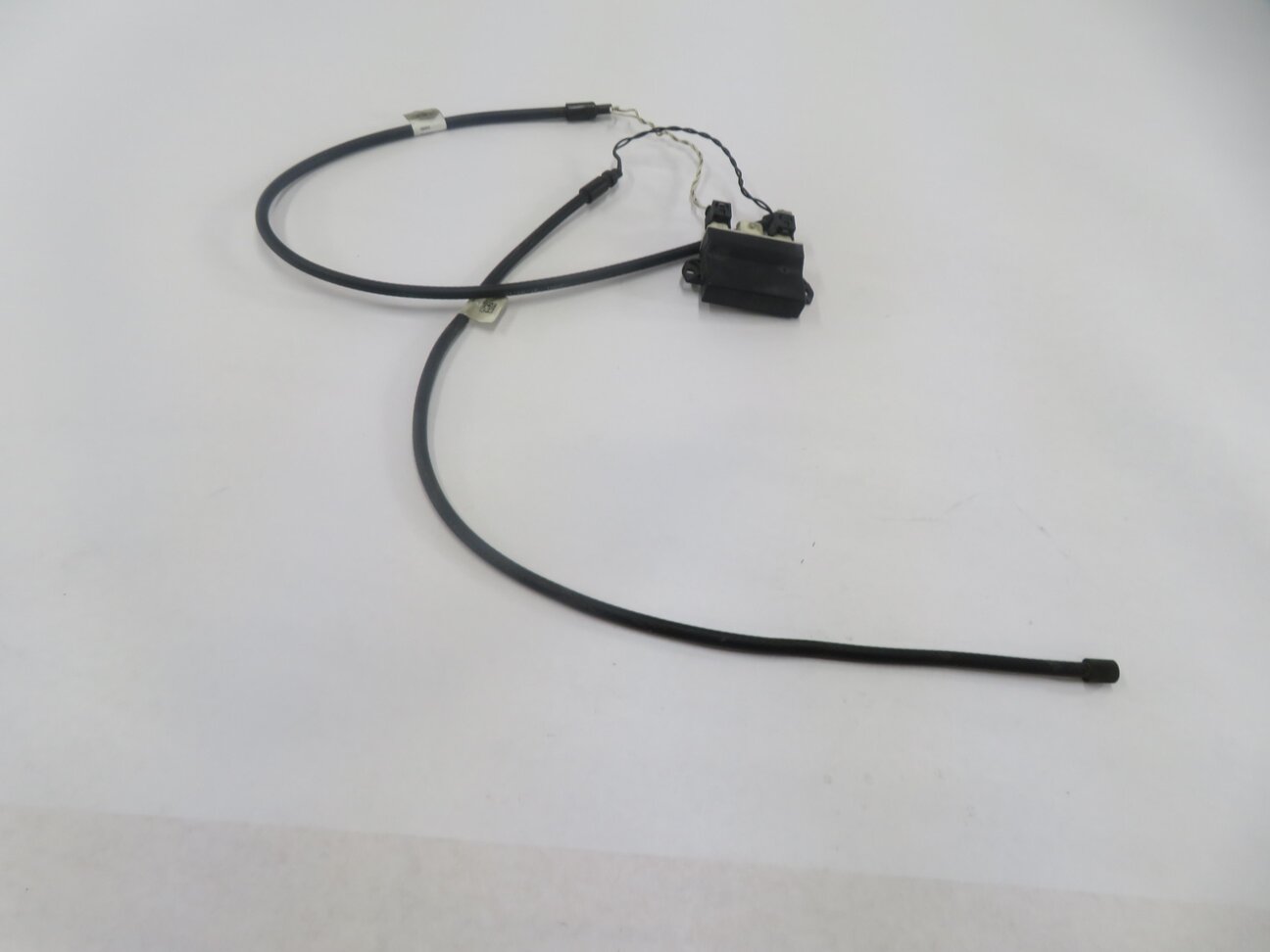 Thumbnail 2: 2016 MERCEDES C300 (W205) REAR TRUNK SMART OPENER CONTROL MODULE w/ ANTENNA