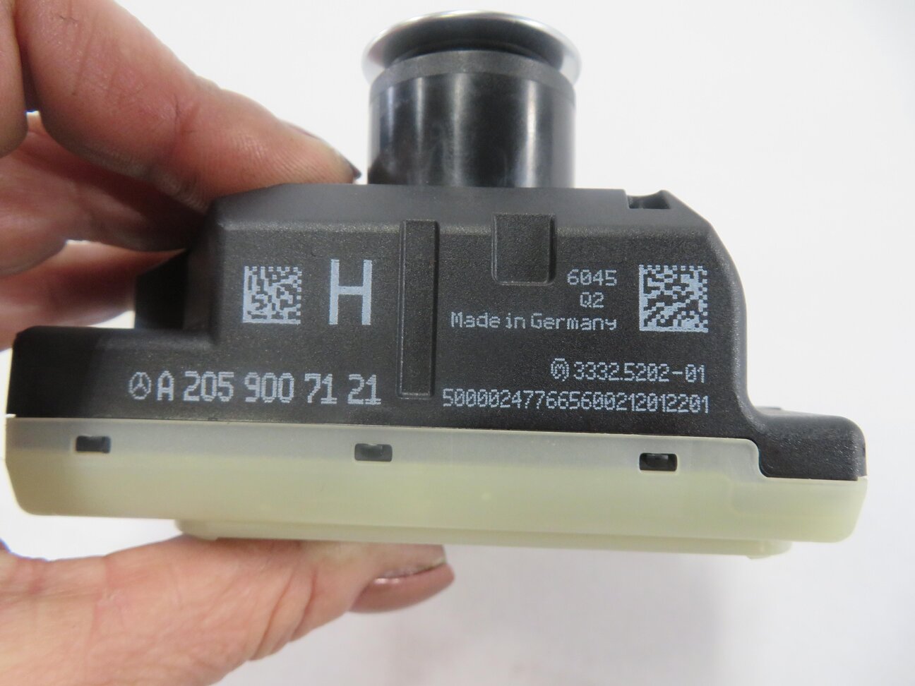 Thumbnail 7: 2016 MERCEDES C300 (W205) ENGINE START STOP SWITCH BUTTON