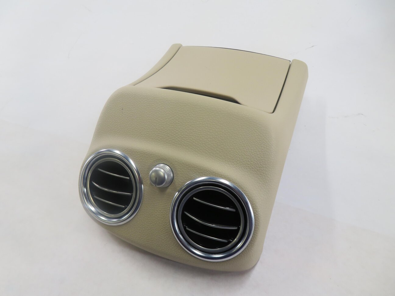 2016 MERCEDES C300 (W205) REAR CENTER CONSOLE HEATER AC AIR VENT w/ TRIM (BEIGE)