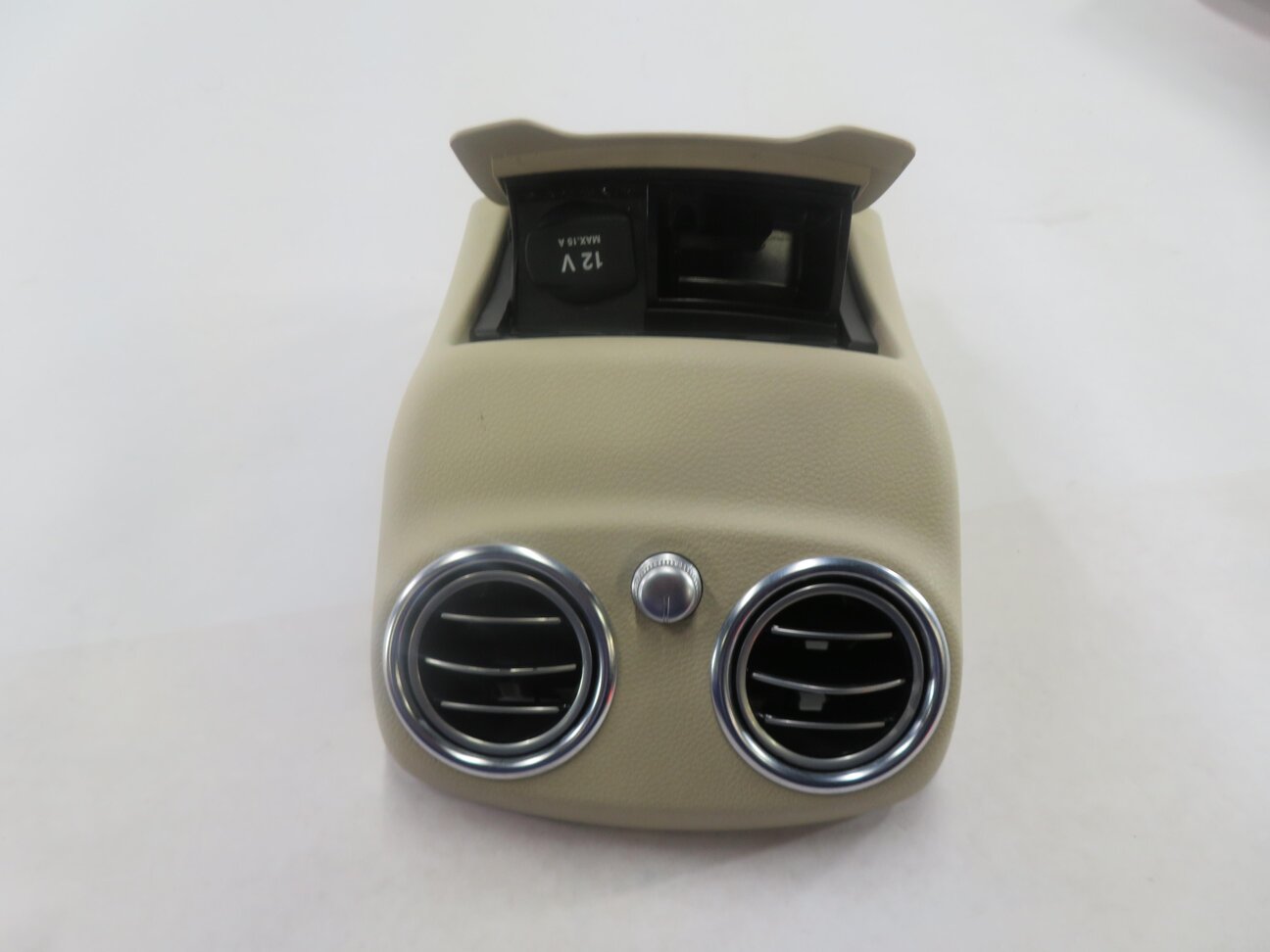Thumbnail 6: 2016 MERCEDES C300 (W205) REAR CENTER CONSOLE HEATER AC AIR VENT w/ TRIM (BEIGE)