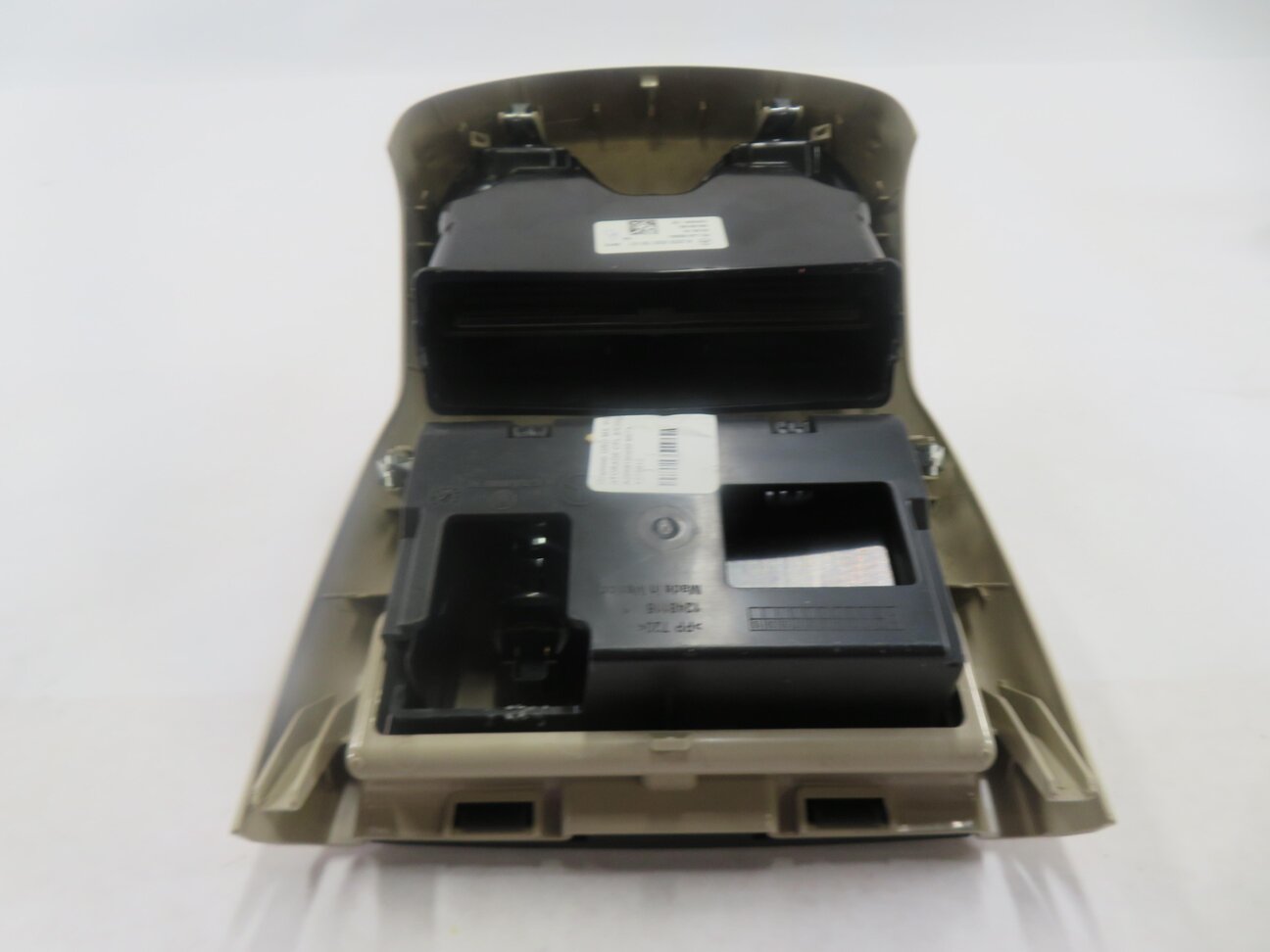 Thumbnail 9: 2016 MERCEDES C300 (W205) REAR CENTER CONSOLE HEATER AC AIR VENT w/ TRIM (BEIGE)
