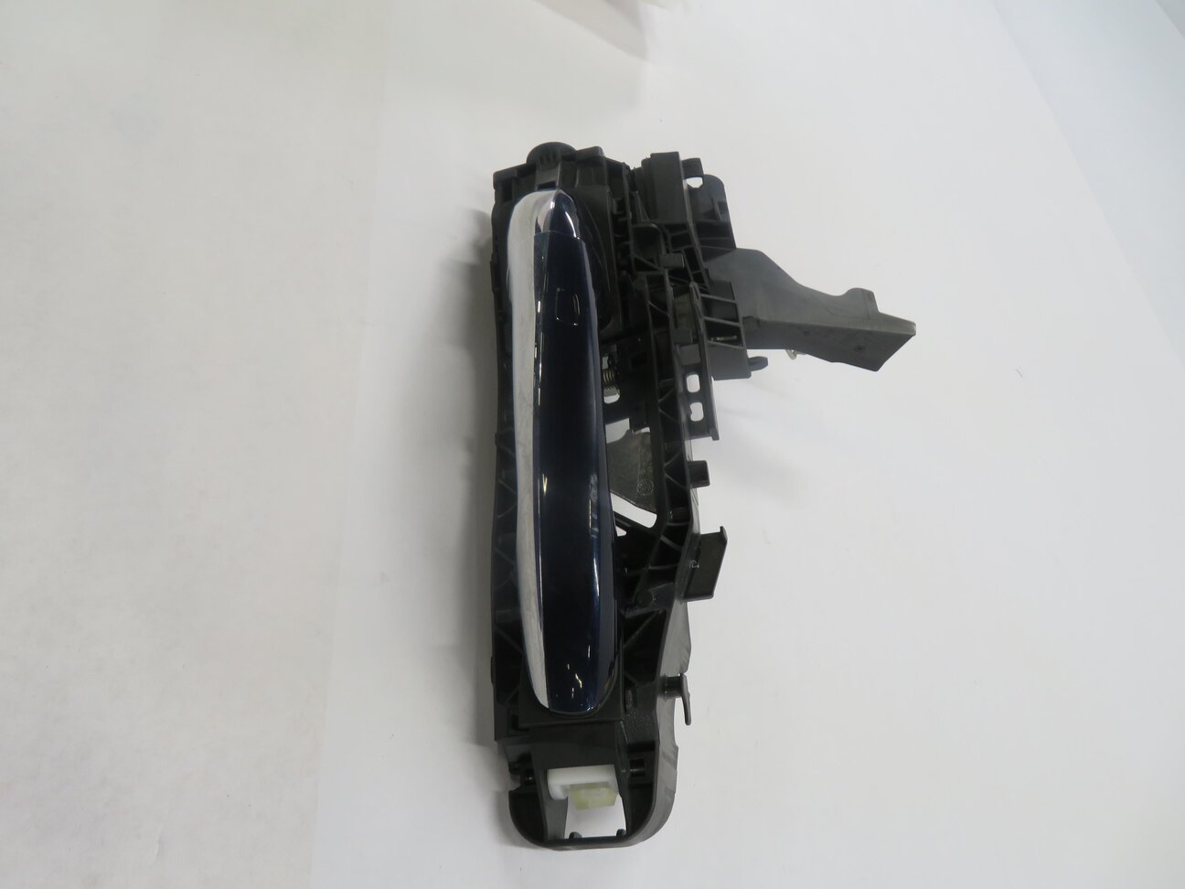 Thumbnail 4: 2015-2017 MERCEDES C300 C350 C400 C450 (W205) DRIVER KEYLESS DOOR HANDLE (BLUE)