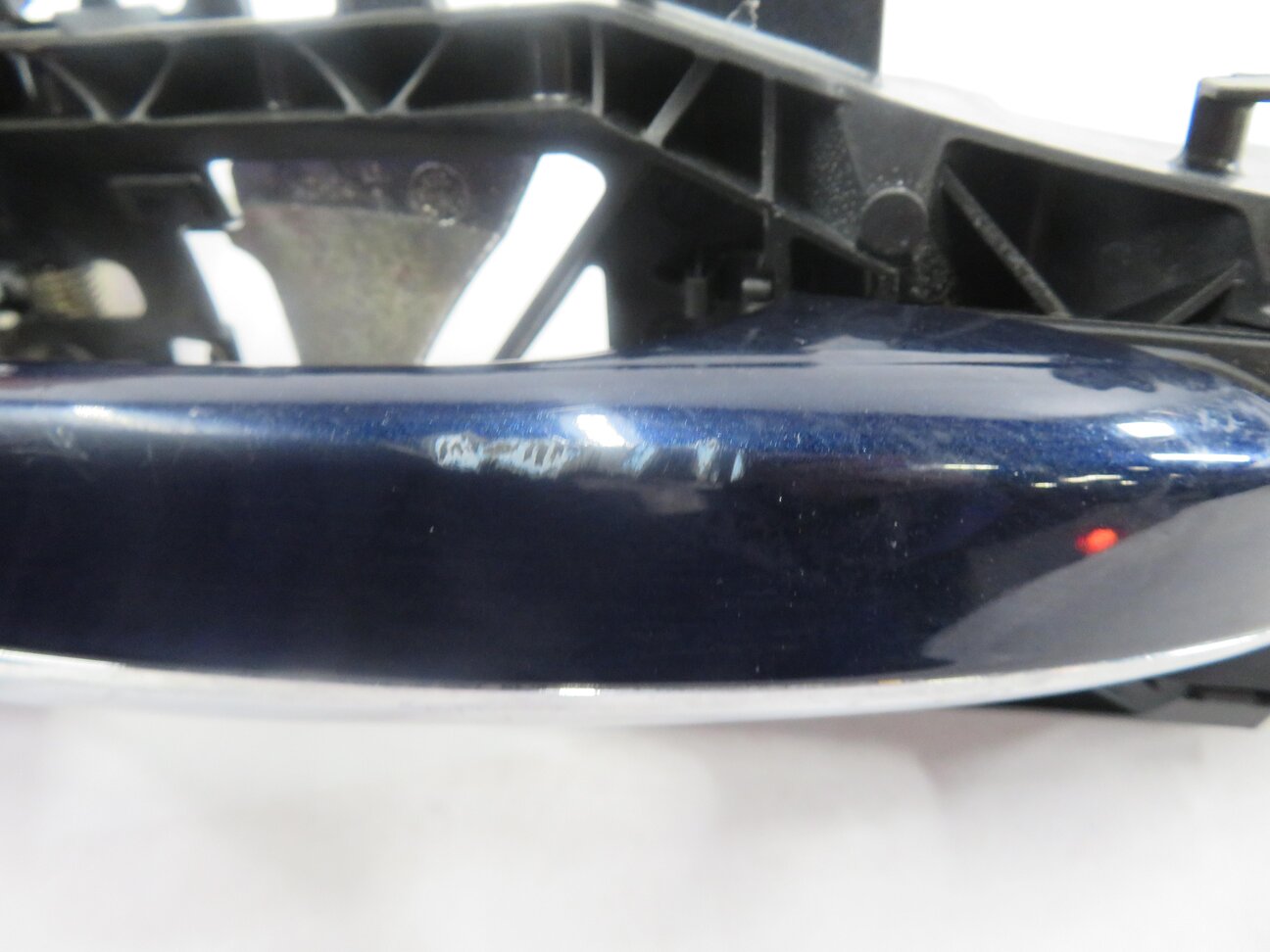 Thumbnail 7: 2015-2017 MERCEDES C300 C350 C400 C450 (W205) DRIVER KEYLESS DOOR HANDLE (BLUE)