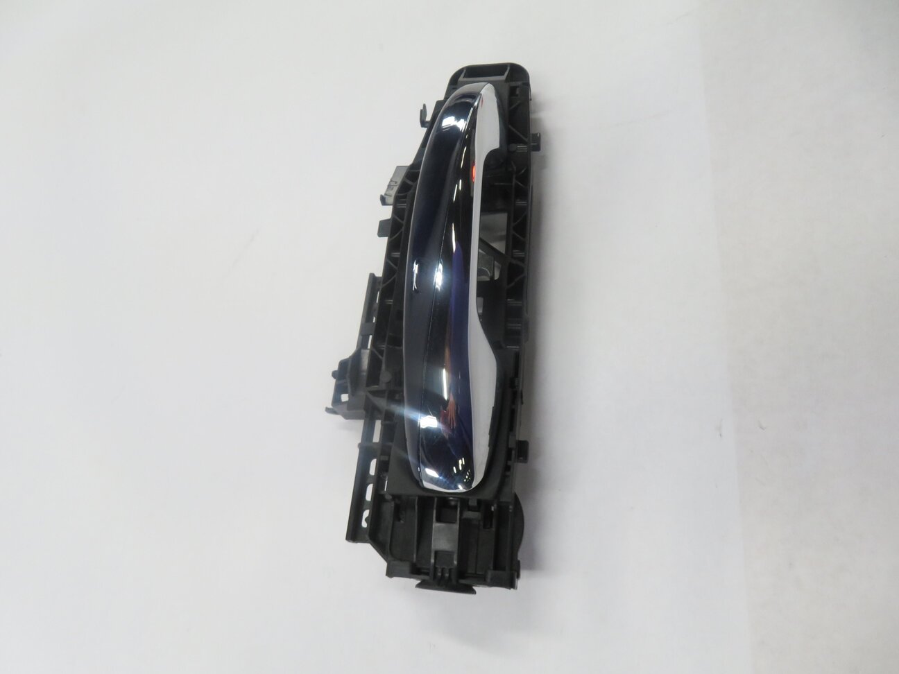 Thumbnail 3: 15-17 MERCEDES C300 C350 C400 C450 (W205) LEFT REAR KEYLESS DOOR HANDLE (BLUE)