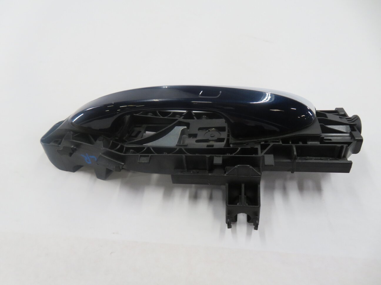 Thumbnail 5: 15-17 MERCEDES C300 C350 C400 C450 (W205) LEFT REAR KEYLESS DOOR HANDLE (BLUE)