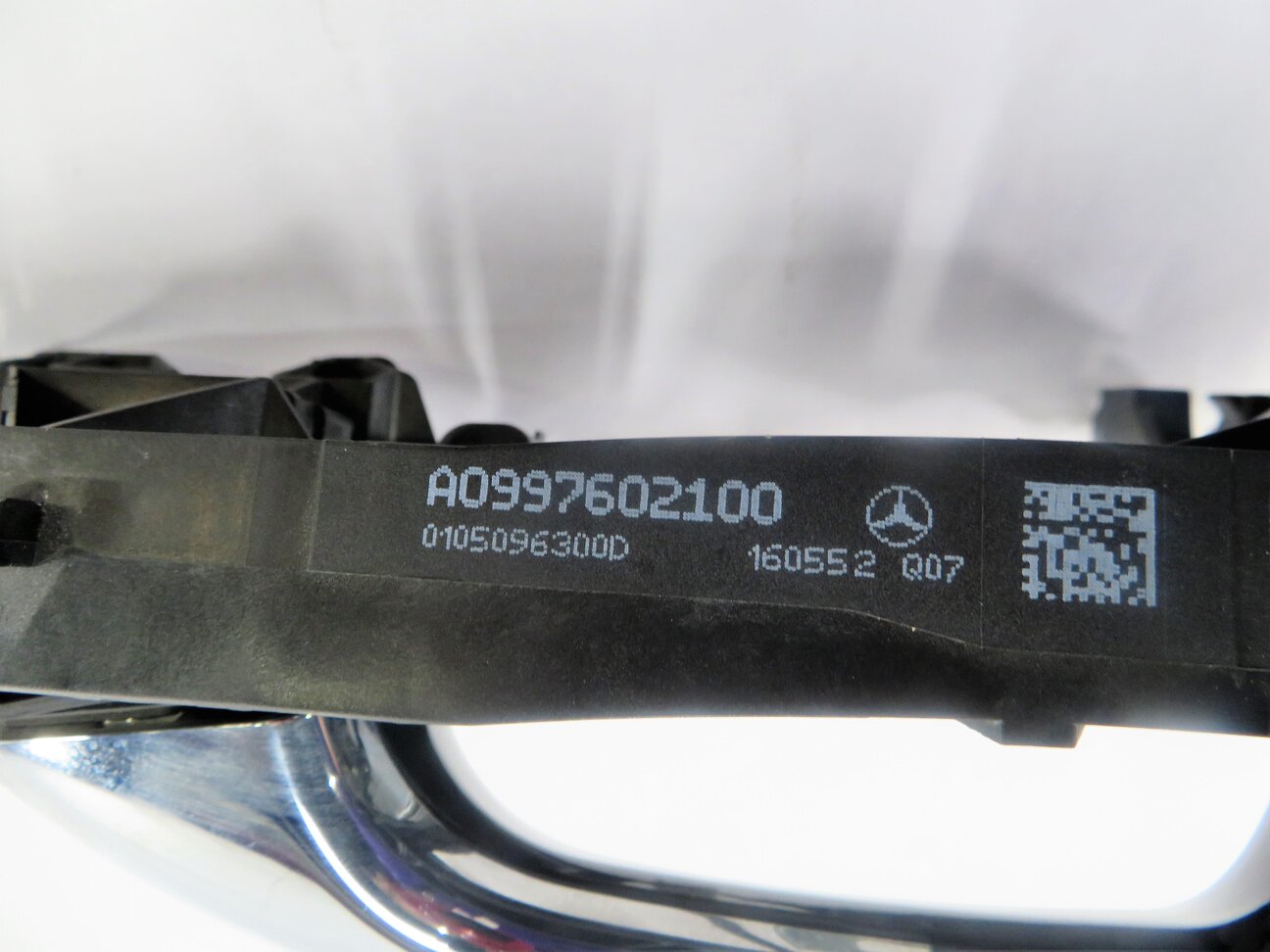 Thumbnail 7: 15-17 MERCEDES C300 C350 C400 C450 (W205) LEFT REAR KEYLESS DOOR HANDLE (BLUE)
